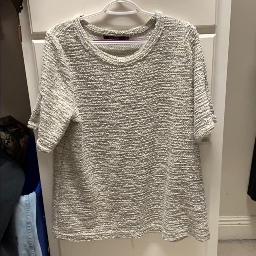 White/ grey thick short sleeve sweater